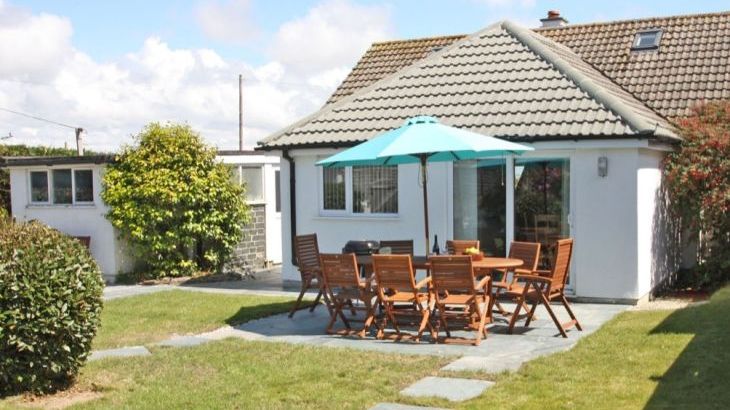 Lanesend - Photo 1