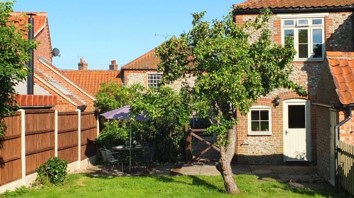 Beaconsfield Cottage - Photo 2