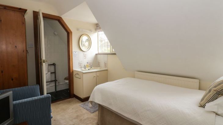 The Lodge off High Street - Photo 13
