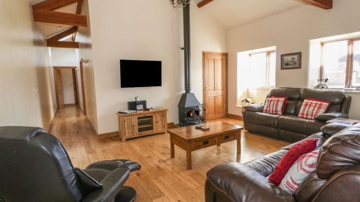 Bull Barn Conversion - Photo 4