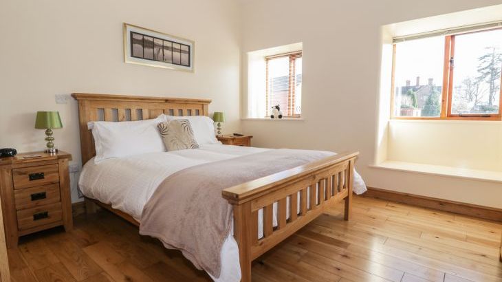 Bull Barn Conversion - Photo 10