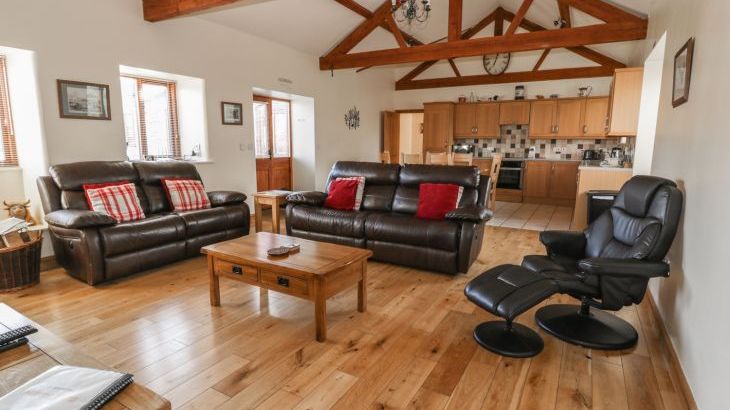 Bull Barn Conversion - Photo 5