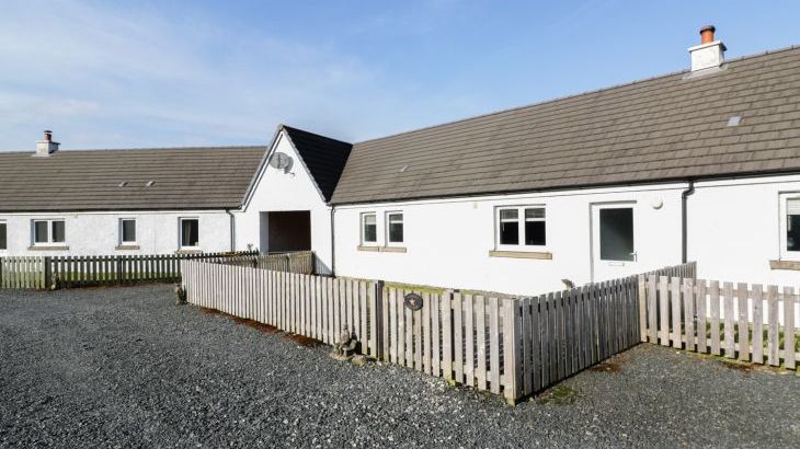 Starfish dog friendly holiday cottage, Salen, Central Scotland  - Main Photo