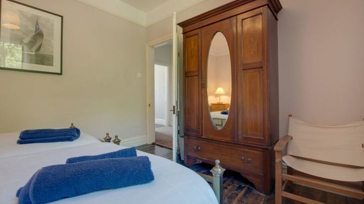 Captains House - Photo 13