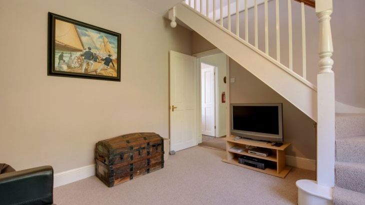 Captains House - Photo 21