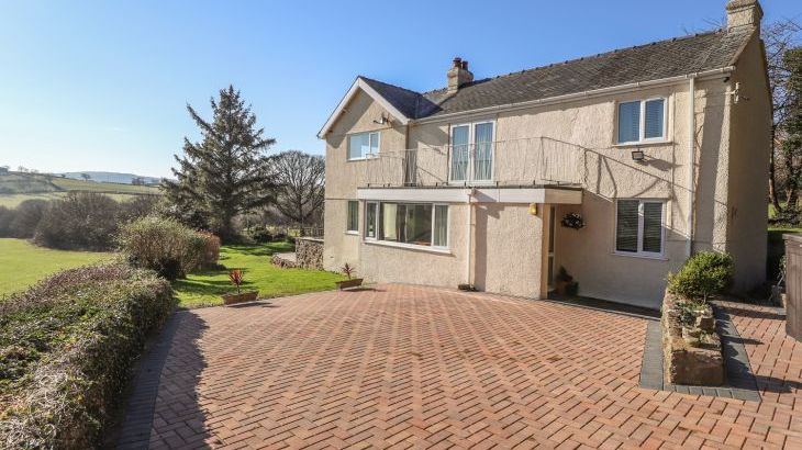 Llecha Cottage, Colwyn Bay, North Wales  - Photo 1