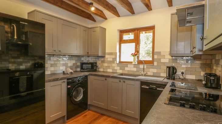 Elm Lodge - Photo 10