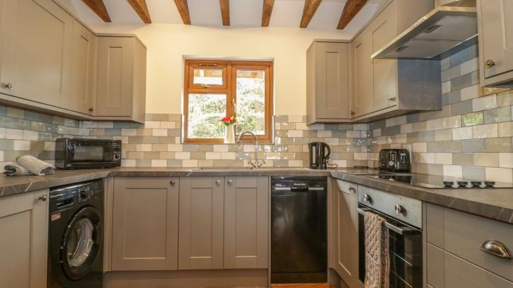 Elm Lodge - Photo 12