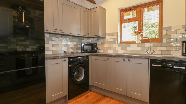 Elm Lodge - Photo 11