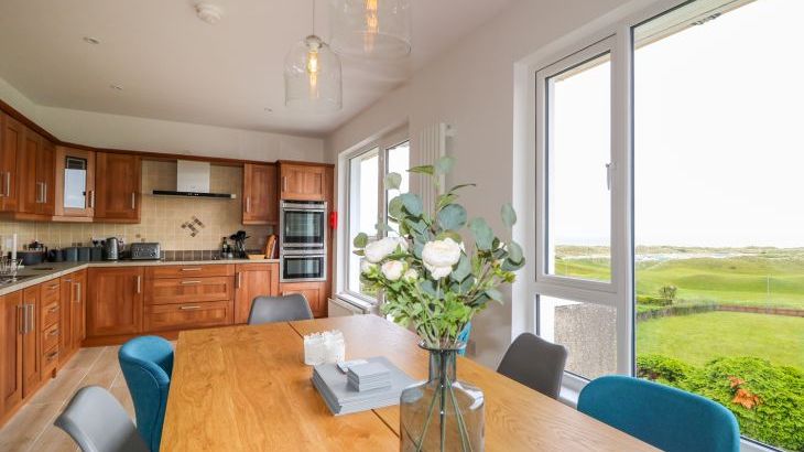 Seacoast Cottage - Photo 7