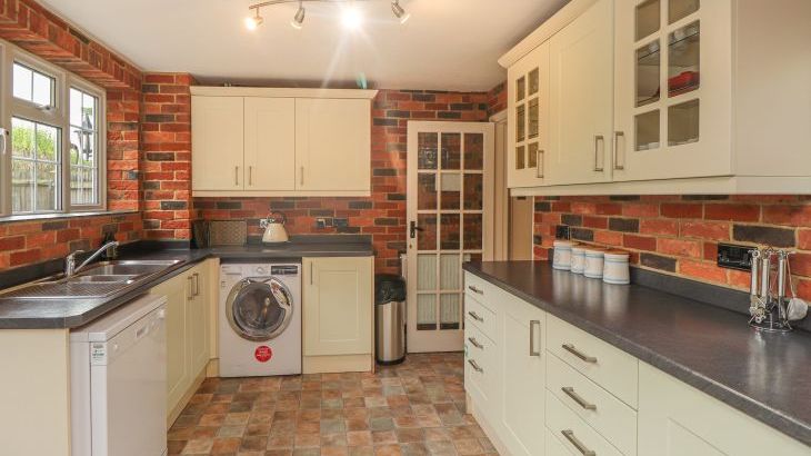 Knights Cottage - Photo 7