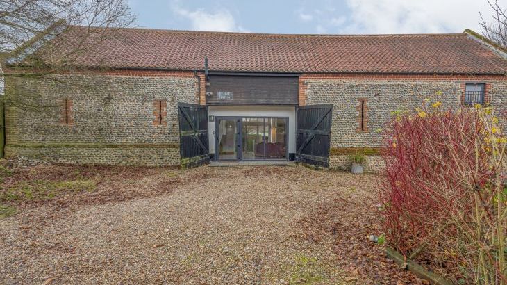 Flint Barn - Main Photo