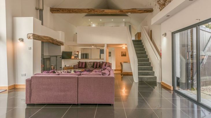 Flint Barn - Photo 3