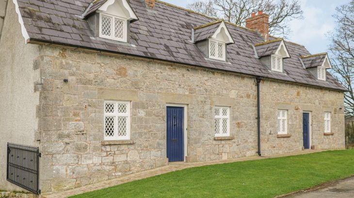 Robertson's Cottage - Main Photo
