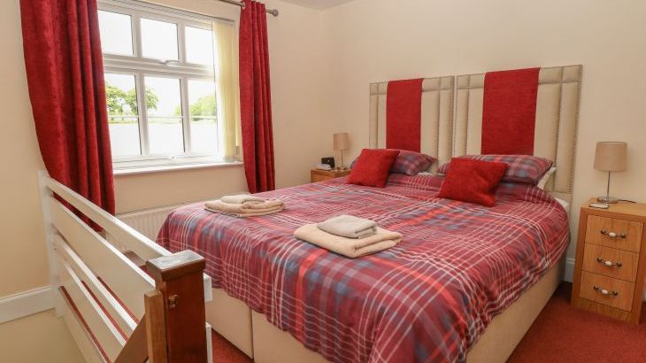 2 Lock Cottages - Photo 8