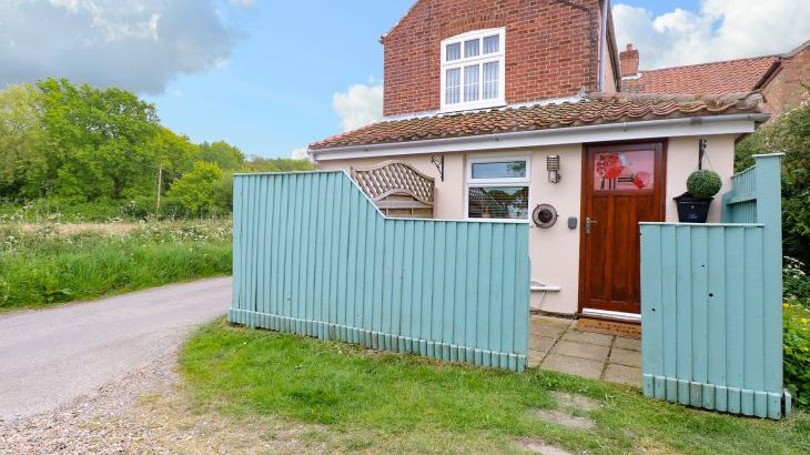 2 Lock Cottages - Main Photo