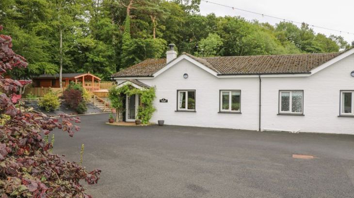 Quiet Waters Cottage - Main Photo