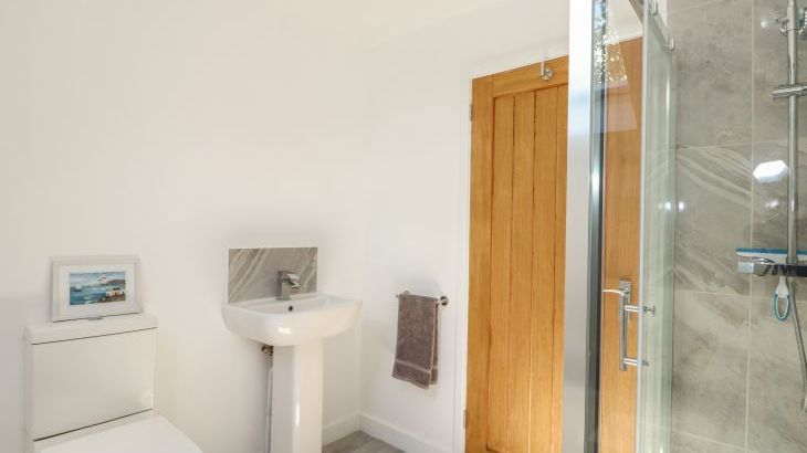 The Glass House - Photo 24