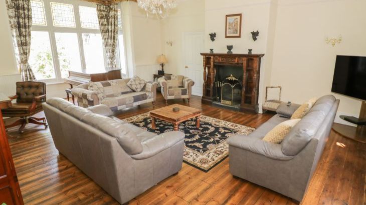 Norton Grange Manor House, sleeps 16, Photo 5 Norton Grange Manor House, sleeps 16, Photo 5