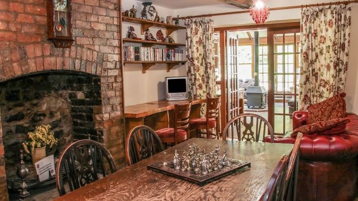Brookside Manor House - Photo 9