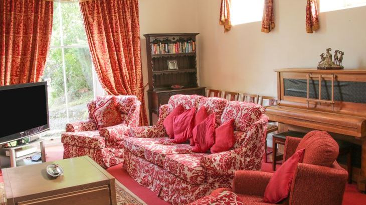 Brookside Manor House - Photo 4
