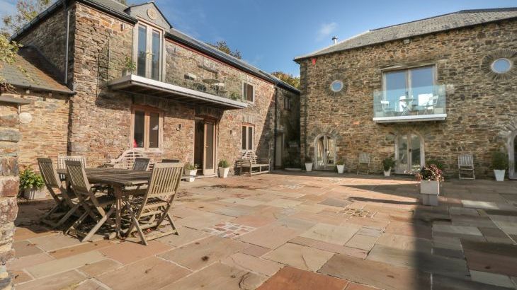 Manor Cottages - Photo 1