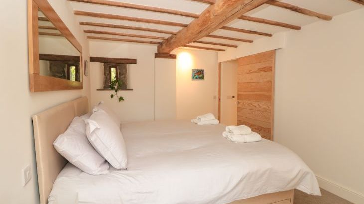 Manor Cottages - Photo 9