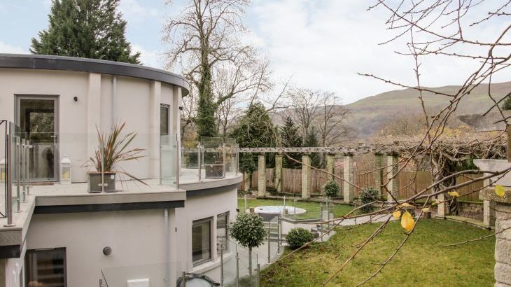 Round House - Photo 1