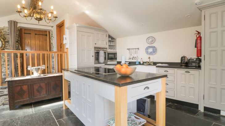 Glanville House - Photo 12