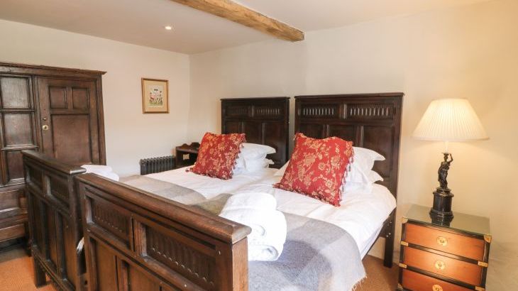 Glanville House - Photo 17