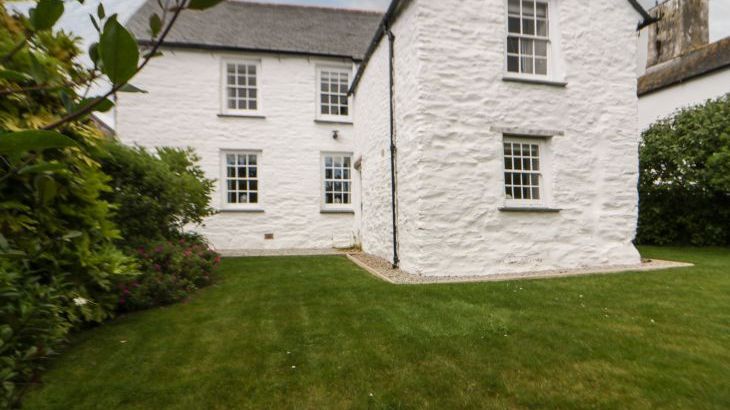 Great Western Farmhouse - Photo 1