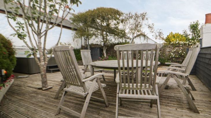 Great Western Farmhouse - Photo 3