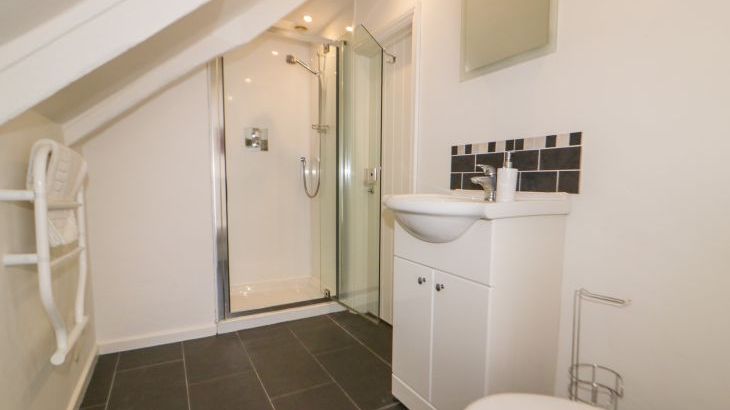 Great Western Farmhouse - Photo 13