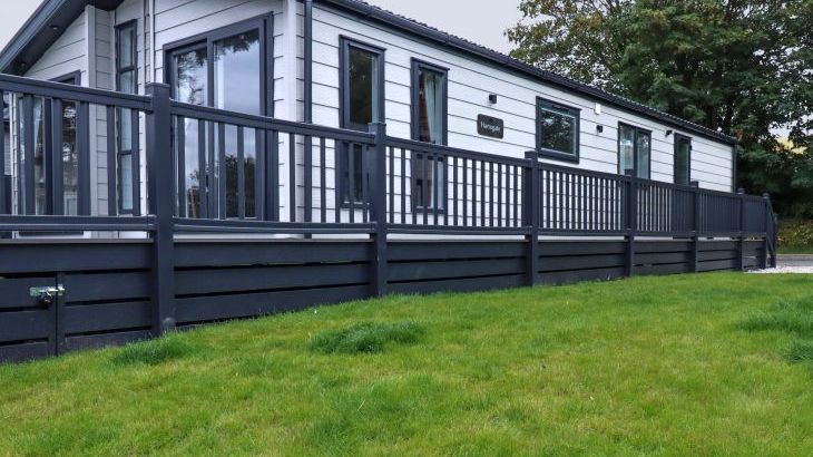 Holiday homes with a pool   in South West, West Country