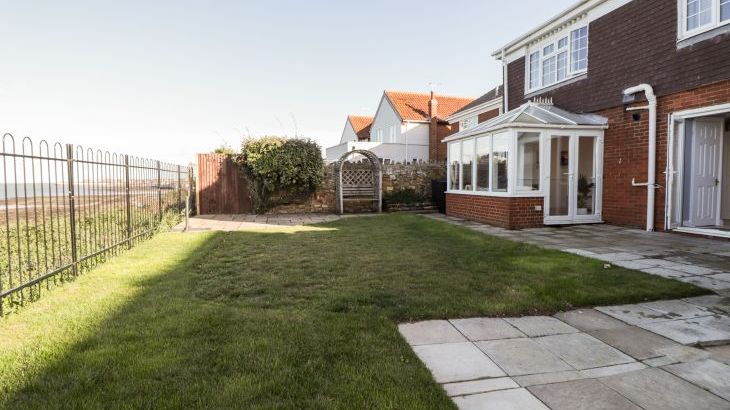 17 St. Magnus Close - Main Photo