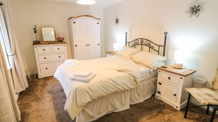 Shaws Hill Farmhouse - Photo 17