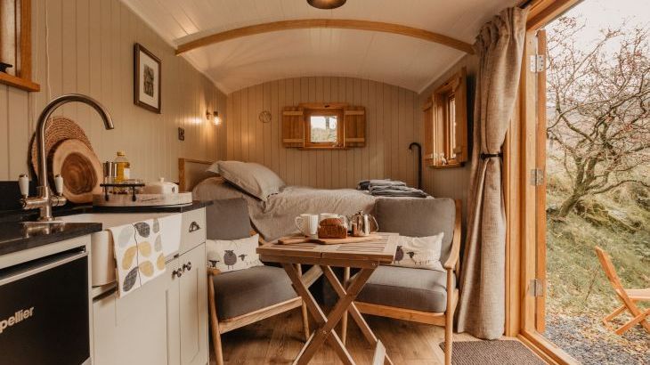 Moelfre - Shepherds Hut - Main Photo