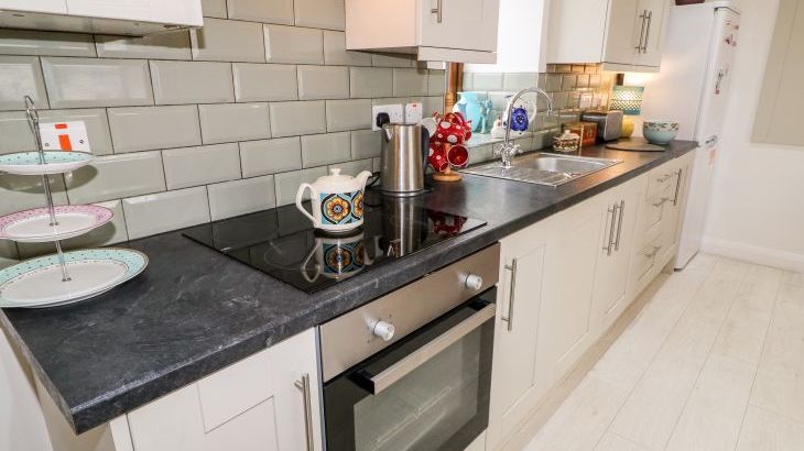 May's Cottage - Photo 6