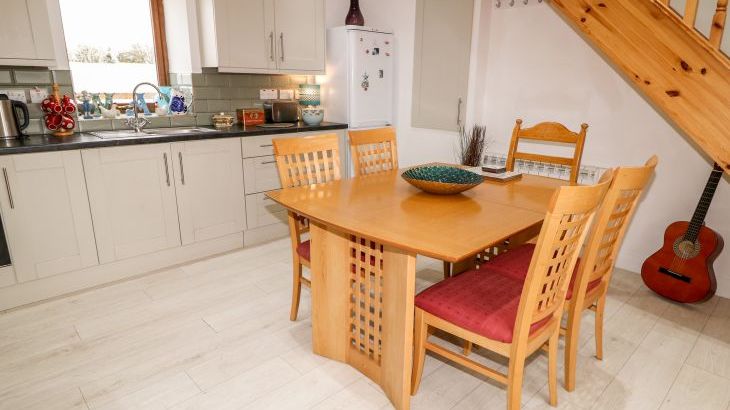 May's Cottage - Photo 7