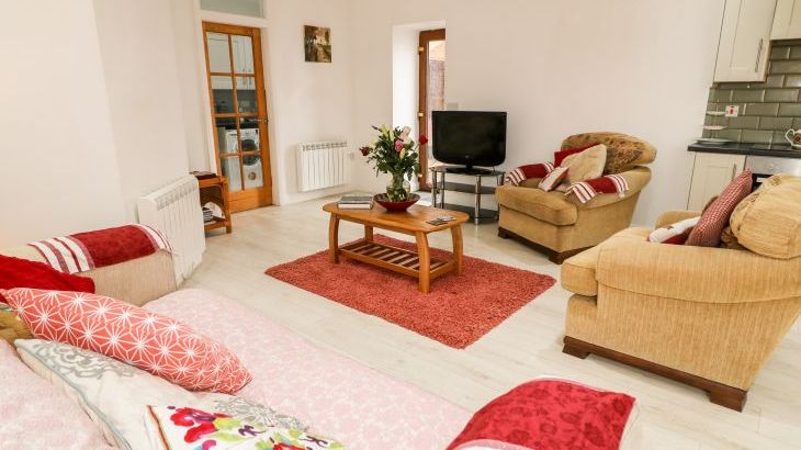 May's Cottage - Photo 3