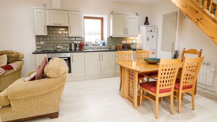 May's Cottage - Photo 4