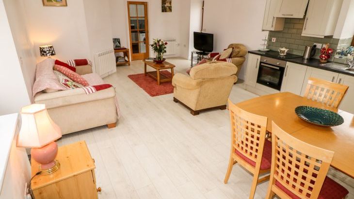 May's Cottage - Photo 5