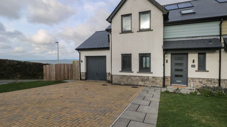 One Sand Banks - Main Photo