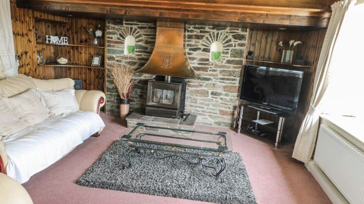 Llys Llywenan - Photo 3
