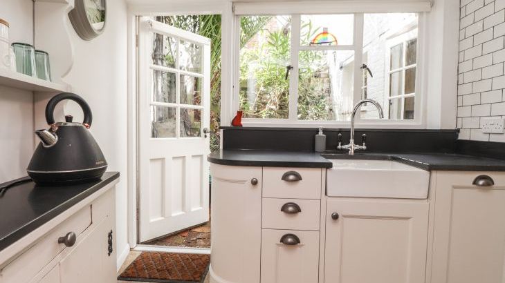 Tudor Cottage - Photo 9
