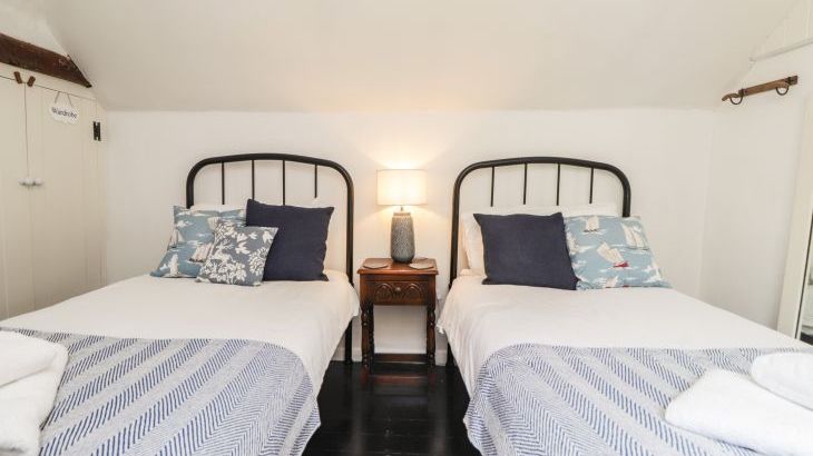 Tudor Cottage - Photo 15