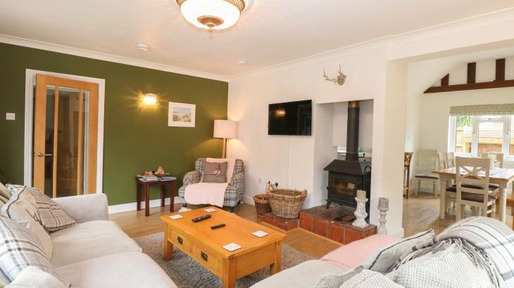 The Lodge - Photo 2