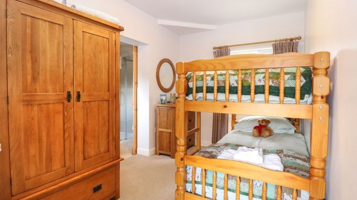 The Lodge - Photo 26