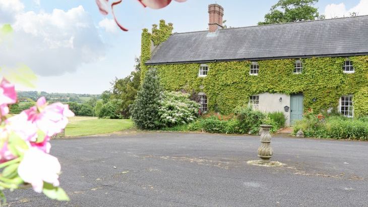 Scarvagh House - Photo 1