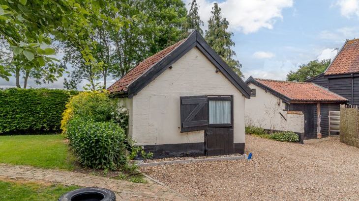 Garden Cottage - Photo 1